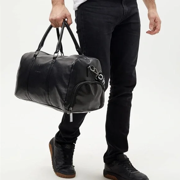 Talmont Duffle leather Bag with Shoe Compartment - Picture 2 of 15